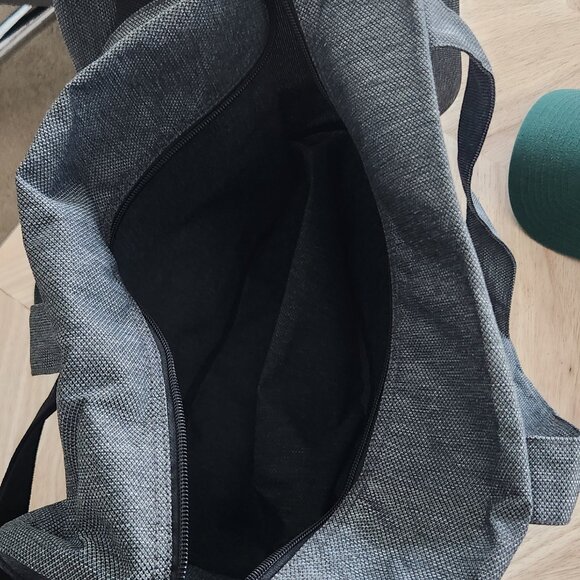 Minnesota Wild Hat + Wild Gym Duffle Bag Bundle - Picture 8 of 8